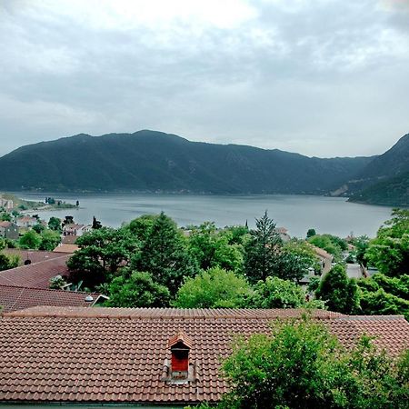 Apartments Cukovic Risan Bagian luar foto