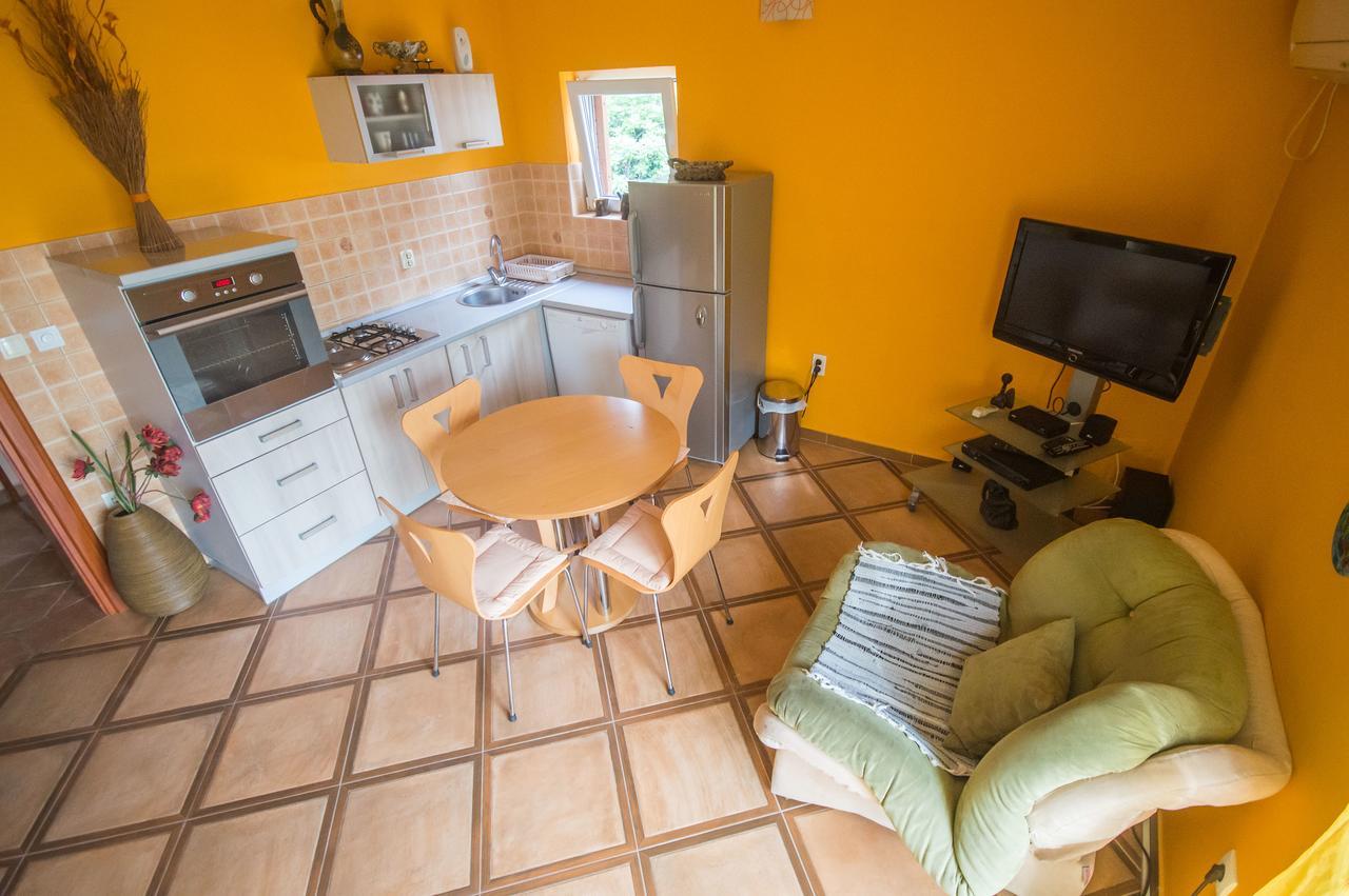 Apartments Cukovic Risan Bagian luar foto