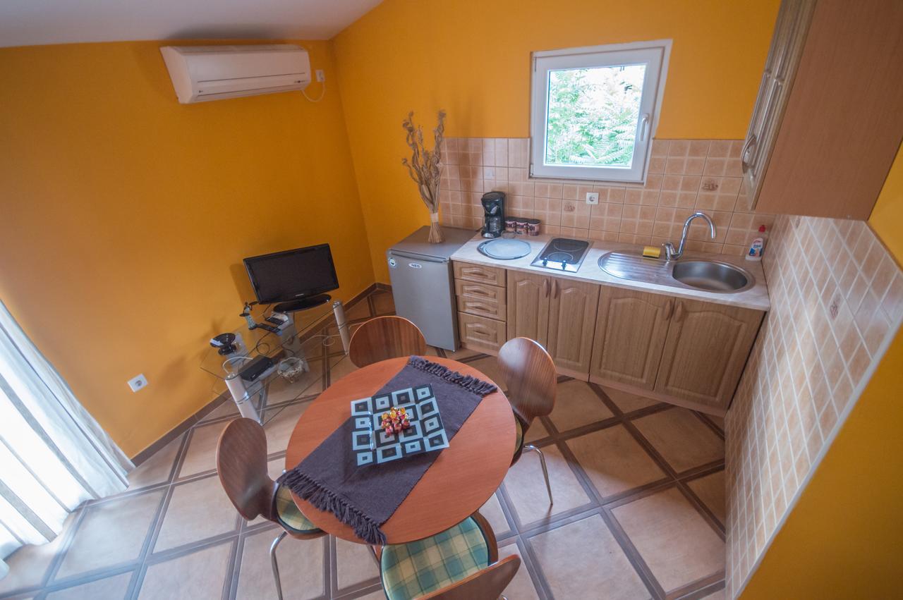 Apartments Cukovic Risan Bagian luar foto