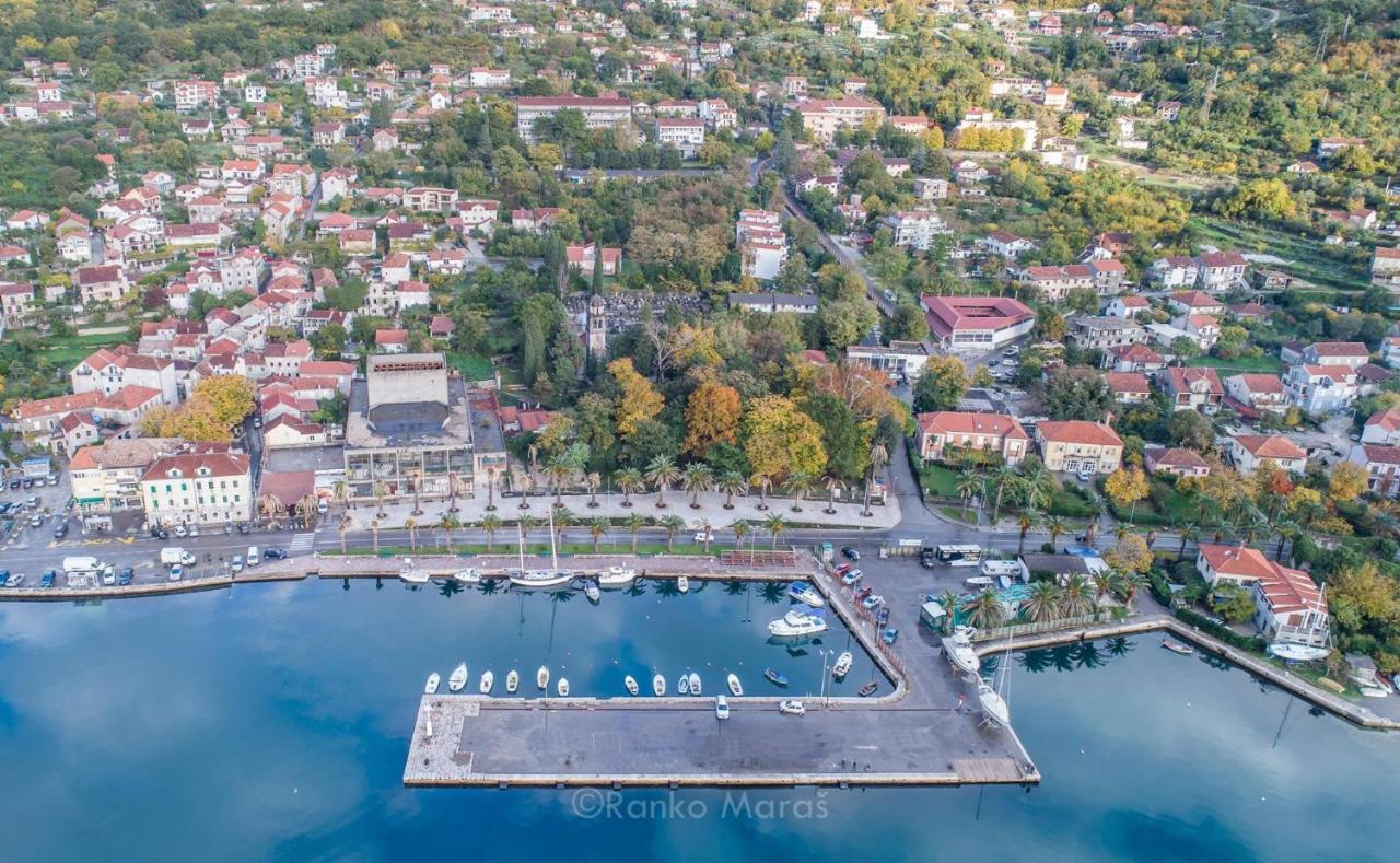 Apartments Cukovic Risan Bagian luar foto